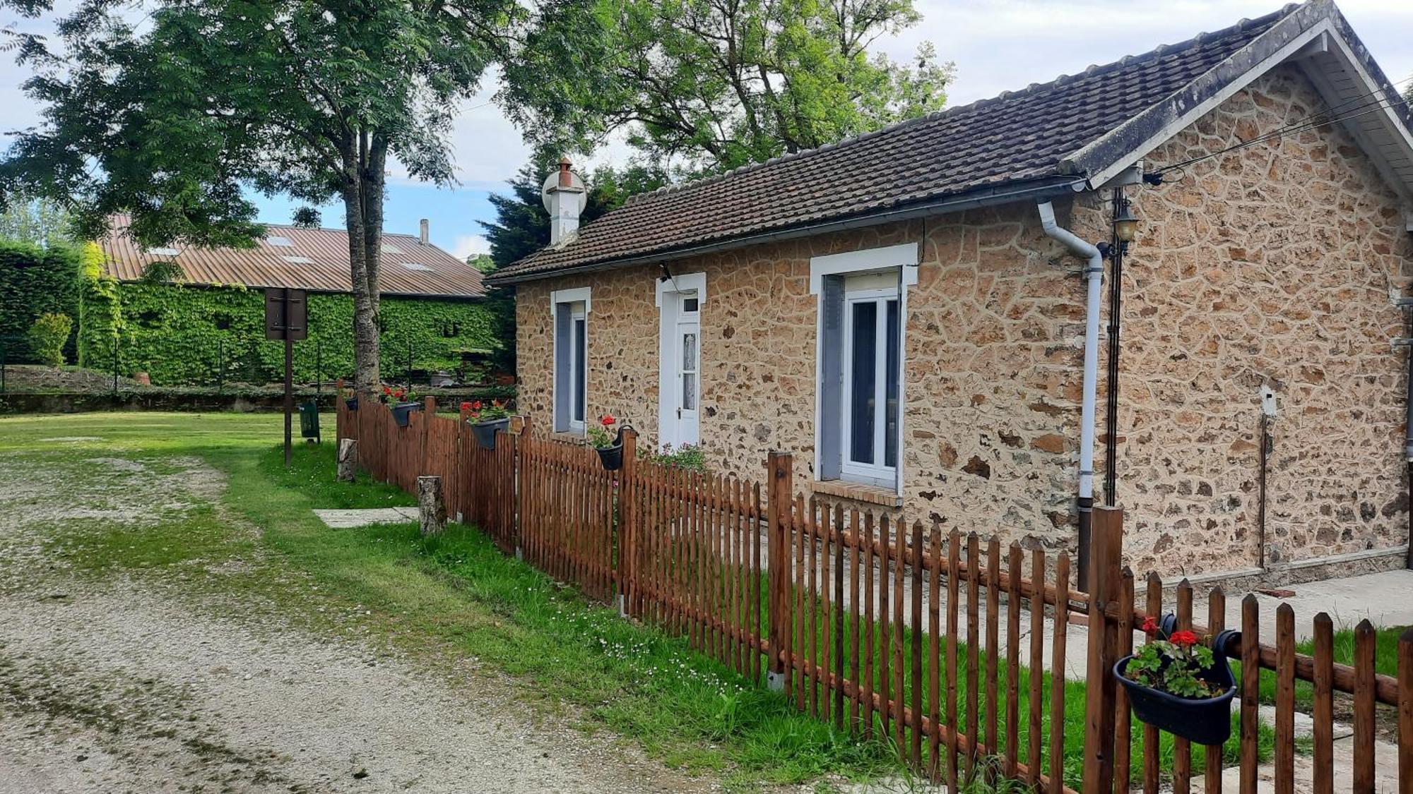Du Chateau De Chambonnieres Casa vacanze *